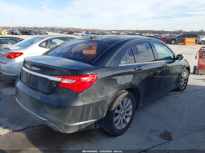 2013 Chrysler 200 Touring