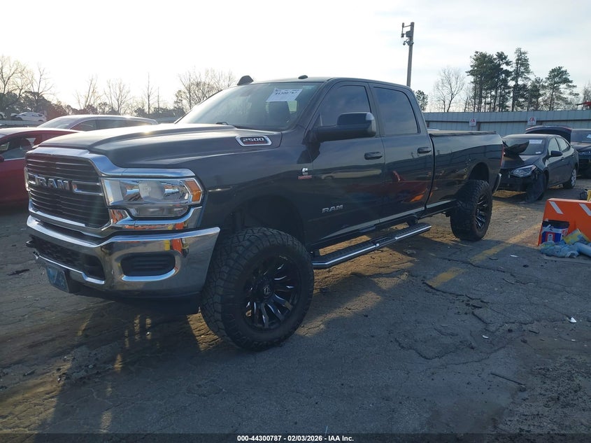 Vin: 3c6ur5jl0lg141218, lot: 44797167, ram 2500 big horn  4x4 8' box 20202