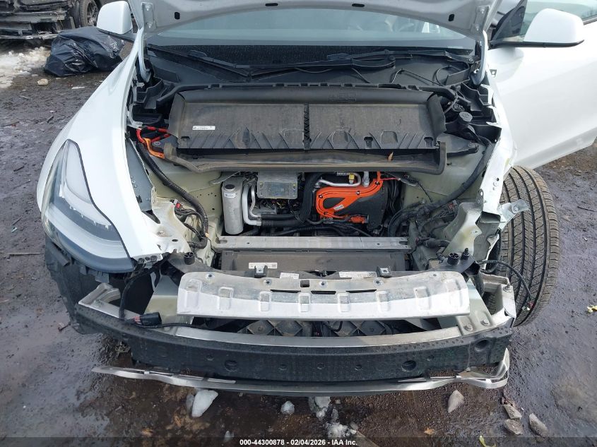 2022 Tesla Model Y Long Range Dual Motor All-Wheel Drive VIN: 7SAYGDEE2NF367505 Lot: 44300878