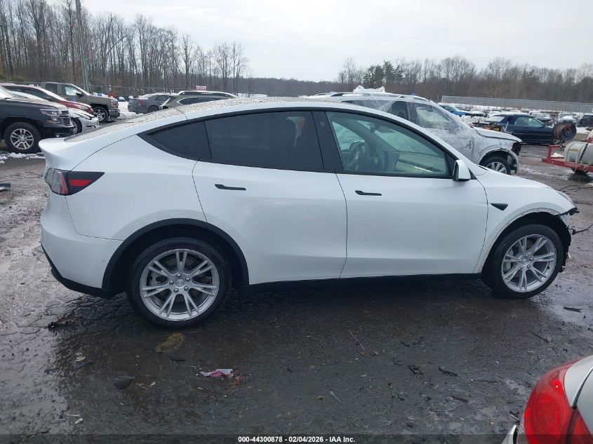 2022 Tesla Model Y Long Range Dual Motor All-Wheel Drive VIN: 7SAYGDEE2NF367505 Lot: 44300878