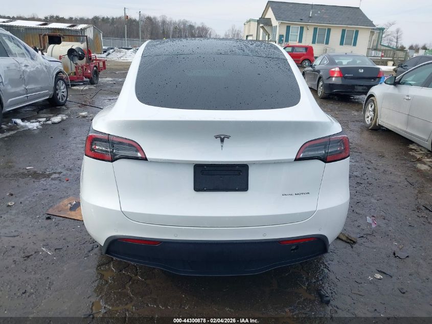 2022 Tesla Model Y Long Range Dual Motor All-Wheel Drive VIN: 7SAYGDEE2NF367505 Lot: 44300878
