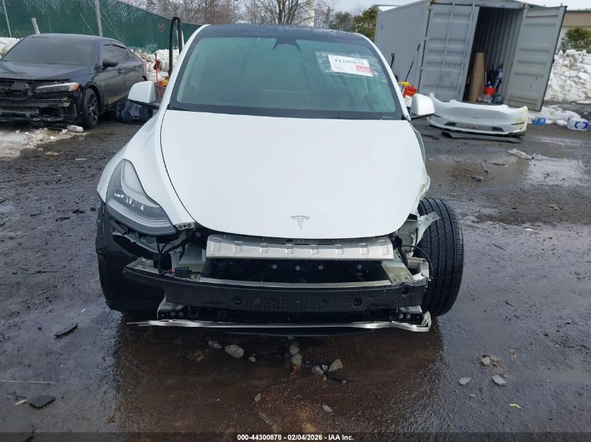 2022 Tesla Model Y Long Range Dual Motor All-Wheel Drive VIN: 7SAYGDEE2NF367505 Lot: 44300878