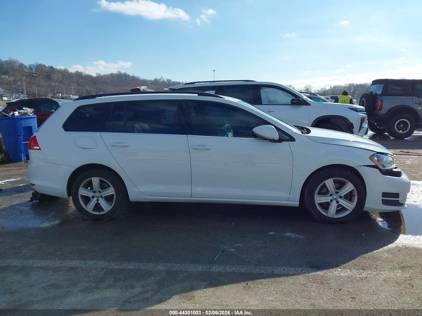 2015 Volkswagen Golf Sportwagen Tdi S 4-Door VIN: 3VWFA7AU8FM520449 Lot: 44301003