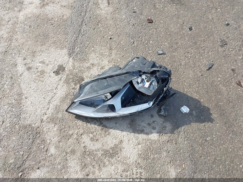 2015 Volkswagen Golf Sportwagen Tdi S 4-Door VIN: 3VWFA7AU8FM520449 Lot: 44301003