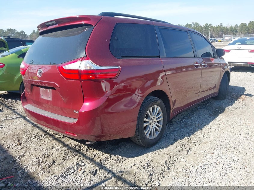 2016 Toyota Sienna Xle 8 Passenger