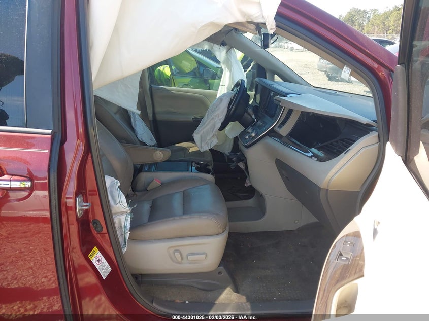 2016 Toyota Sienna Xle 8 Passenger