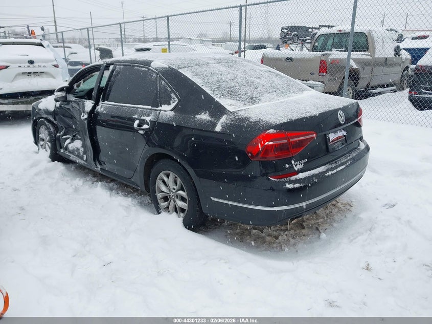 2018 Volkswagen Passat 2.0T R-Line/2.0T S