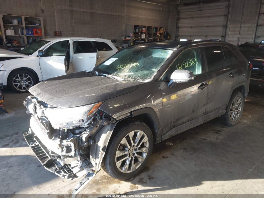 VIN 2T3A1RFV2NW306435 2022 TOYOTA RAV4 XLE PREMIUM