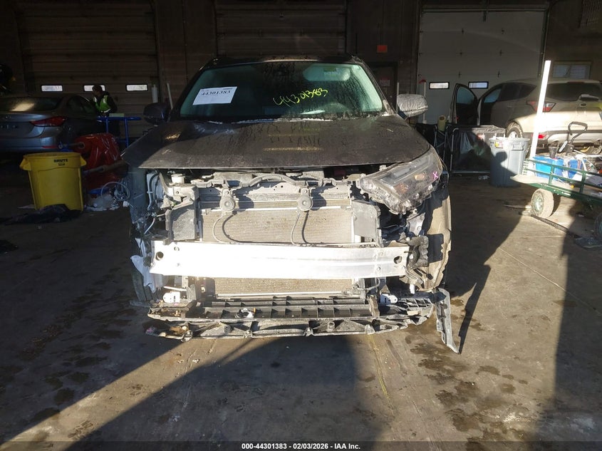 VIN 2T3A1RFV2NW306435 2022 TOYOTA RAV4 XLE PREMIUM
