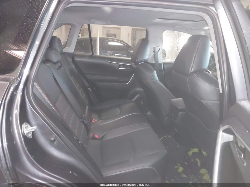 VIN 2T3A1RFV2NW306435 2022 TOYOTA RAV4 XLE PREMIUM