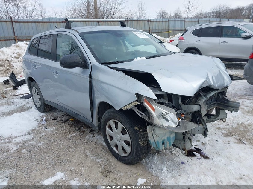 2014 Mitsubishi Outlander Es