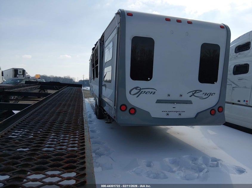 2012 OPEN RANGE RV 5TH WHEEL auction photo 3