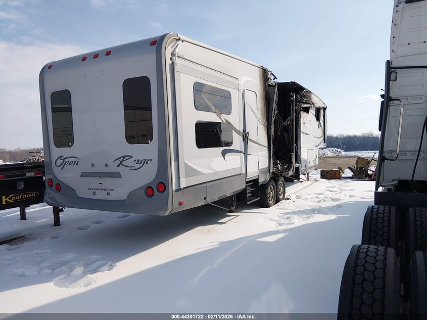 2012 OPEN RANGE RV 5TH WHEEL auction photo 4