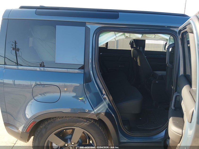 2025 Land Rover Defender 110 P300 VIN: SALEJ7EX4S2448971 Lot: 44301844