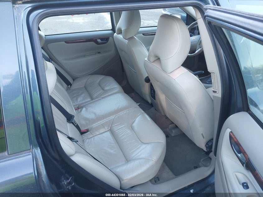 2005 Volvo V70 2.4 VIN: YV1SW640852505858 Lot: 44301865