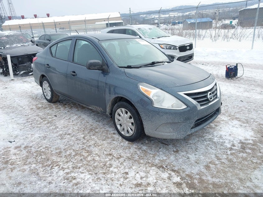 2015 Nissan Versa 1.6 S+
