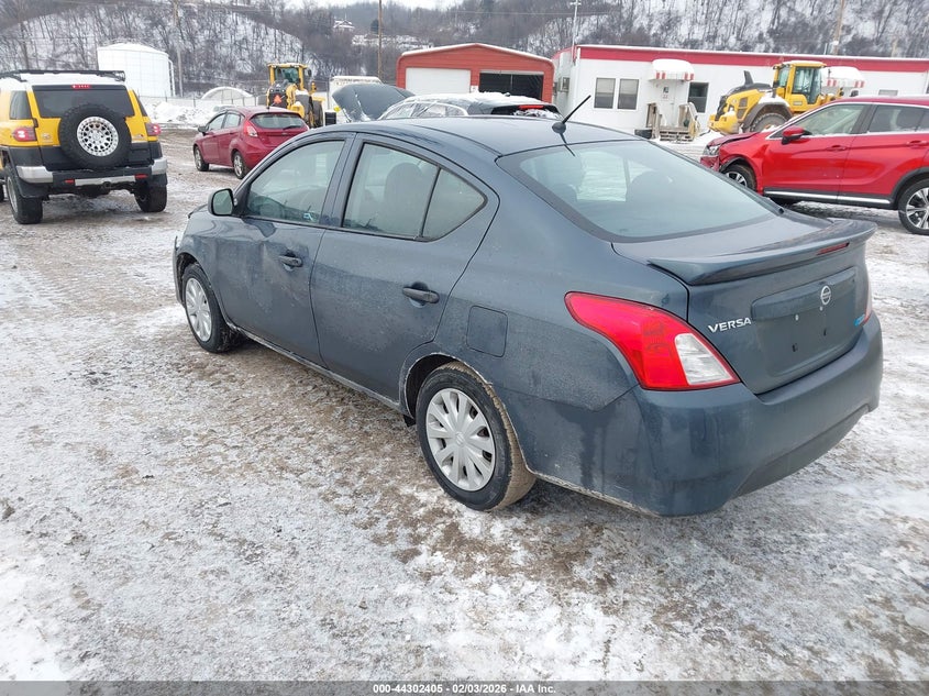 2015 Nissan Versa 1.6 S+