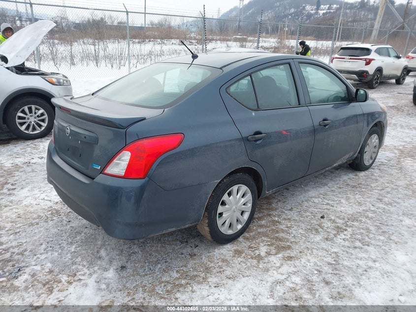 2015 Nissan Versa 1.6 S+