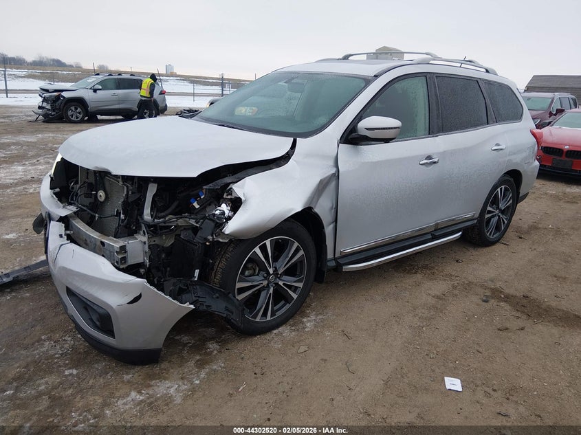 2018 Nissan Pathfinder Platinum