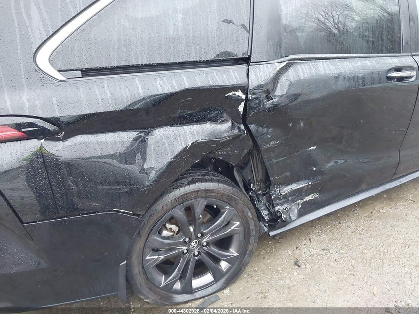 2024 TOYOTA SIENNA 2.5L I-4 DI, DOHC, V(VIN: 5TDXRKEC8RS207538