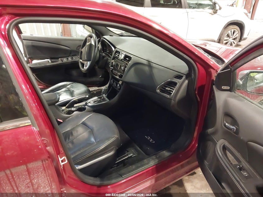 2013 Chrysler 200 Limited