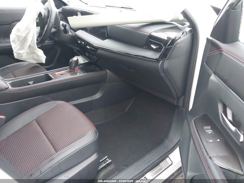 2025 Nissan Kicks Sr Intelligent Awd