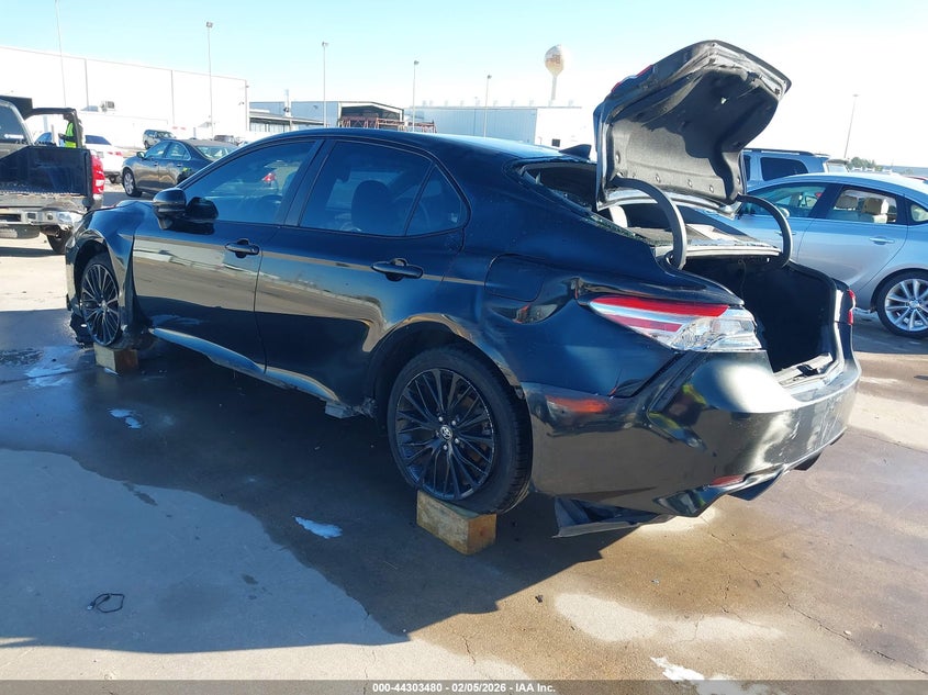 2020 Toyota Camry Se Nightshade Edition