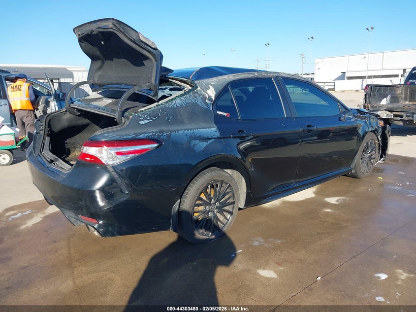 2020 Toyota Camry Se Nightshade Edition