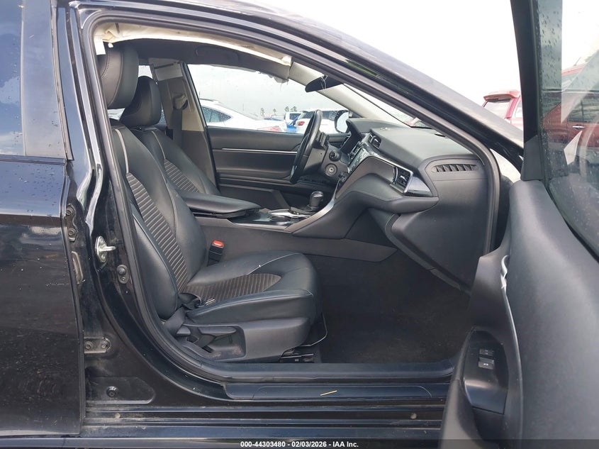 2020 Toyota Camry Se Nightshade Edition