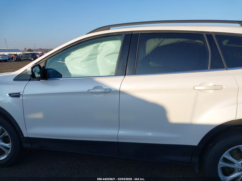 2018 Ford Escape Se VIN: 1FMCU9GD0JUB11653 Lot: 44303621