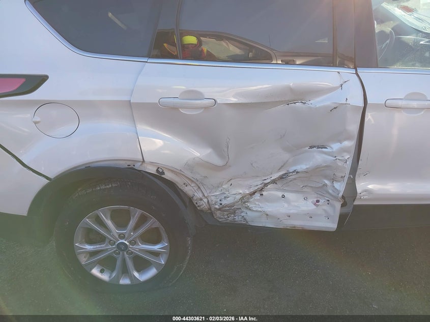 2018 Ford Escape Se VIN: 1FMCU9GD0JUB11653 Lot: 44303621