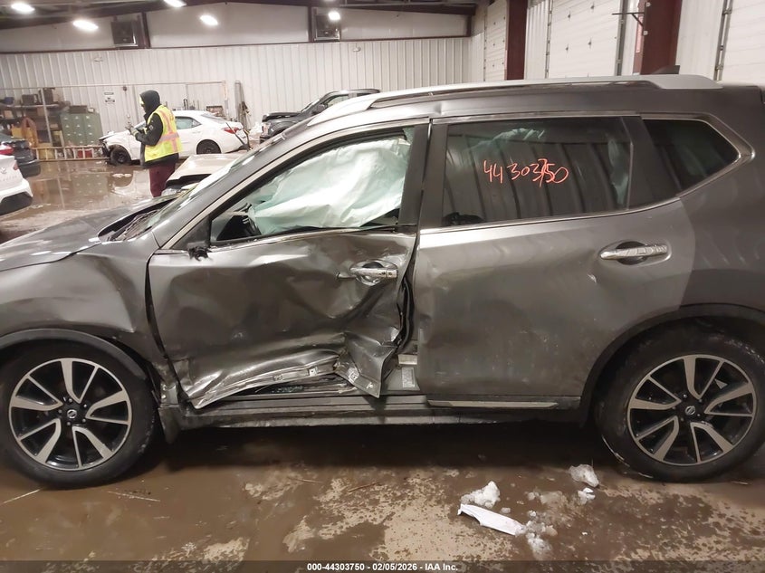 VIN 5N1AT2MV5HC759505 2017 NISSAN ROGUE S/SL/SV