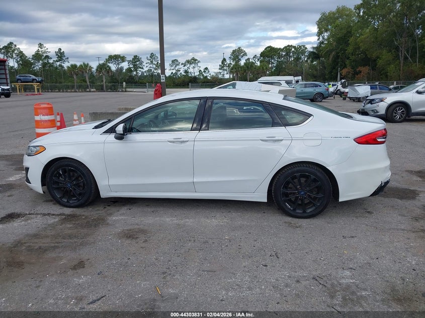 2019 Ford Fusion 2.0 Hybrid Se white Lot 111044303831 Vin 3FA6P0LU2KR188730