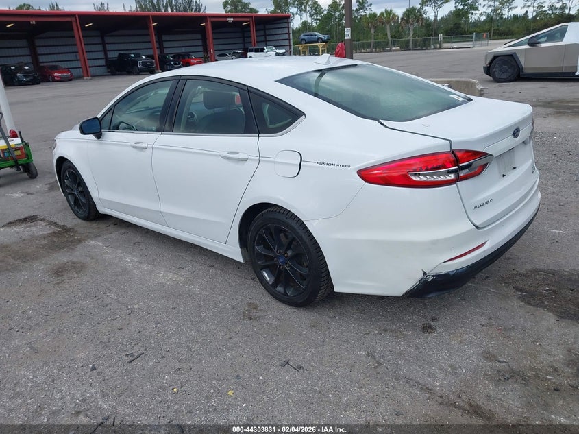 2019 Ford Fusion 2.0 Hybrid Se white Lot 111044303831 Vin 3FA6P0LU2KR188730