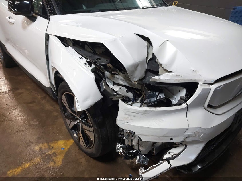 2021 Volvo Xc40 Recharge Pure Electric P8 VIN: YV4ED3UR0M2553467 Lot: 44304000