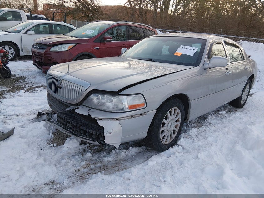 2006 Lincoln Town Car Signature