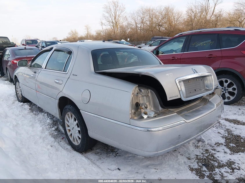 2006 Lincoln Town Car Signature