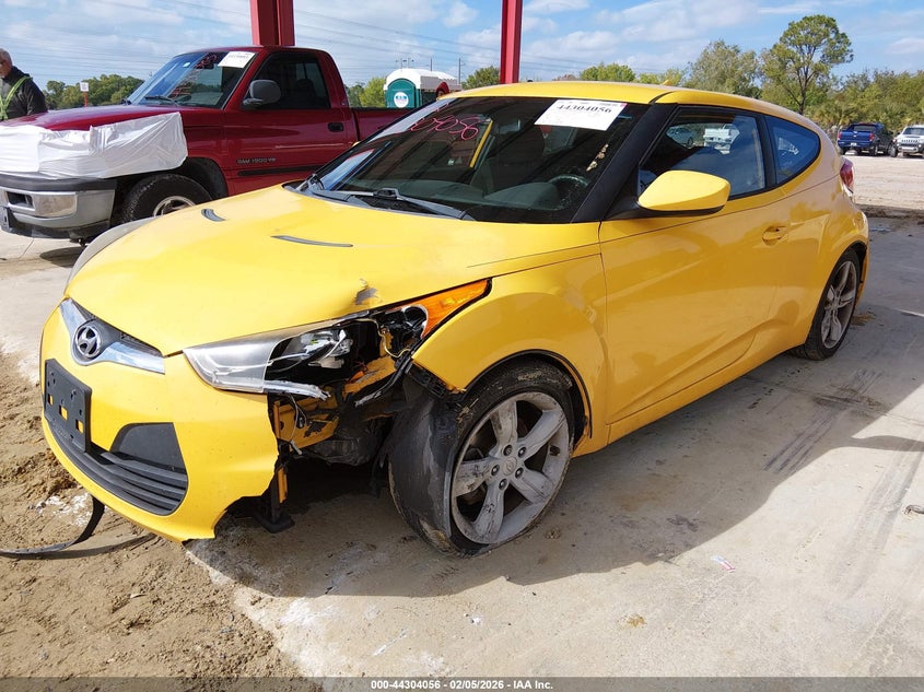2014 Hyundai Veloster Base W/Black