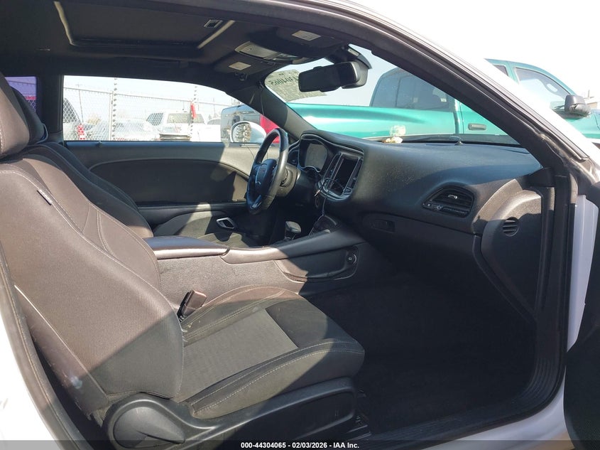 2016 Dodge Challenger Sxt