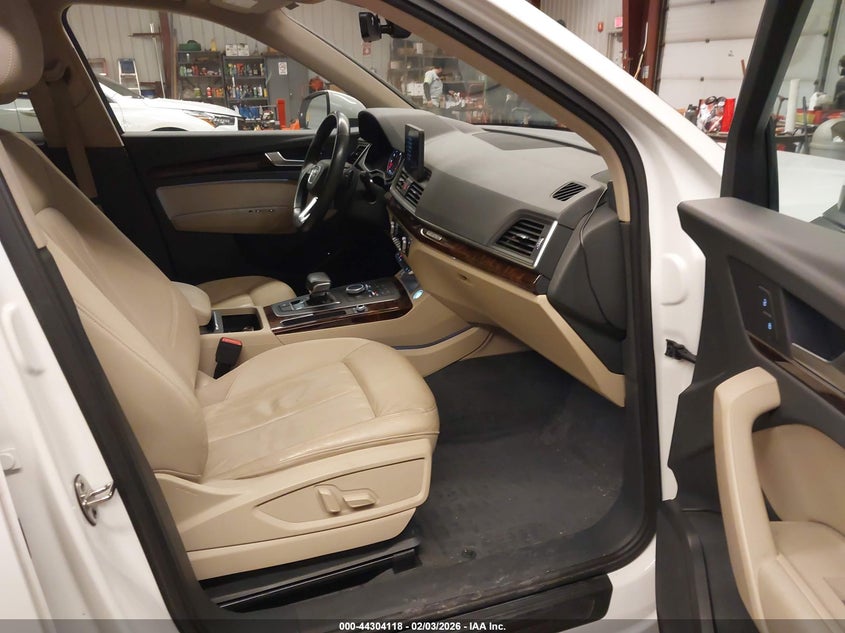 2018 Audi Q5 2.0T Premium/2.0T Tech Premium