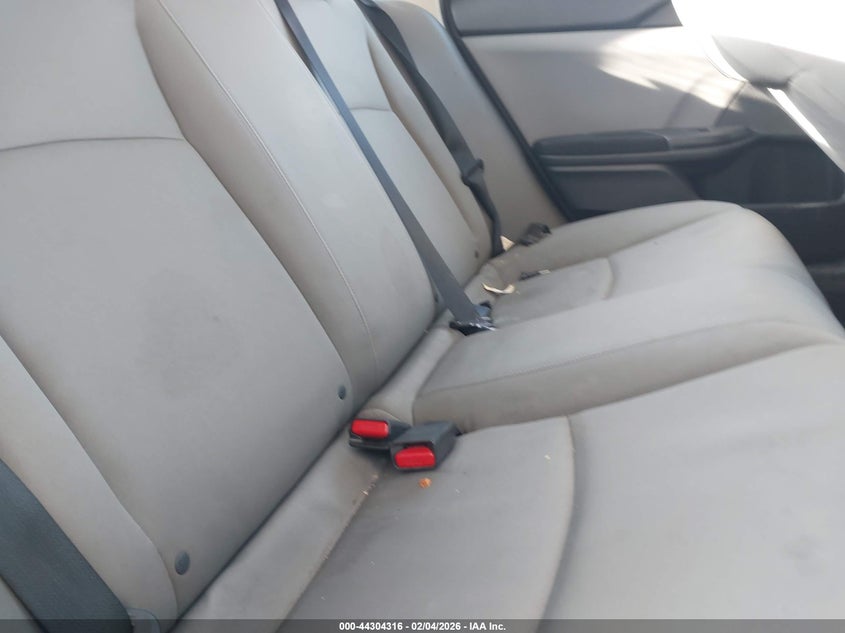 VIN 2HGFC2F68KH515921 2019 HONDA CIVIC LX