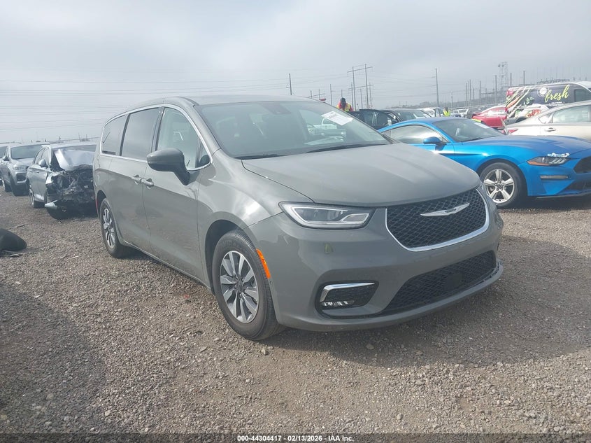 2023 Chrysler Pacifica Hybrid Touring L