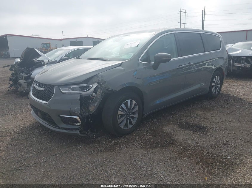2023 Chrysler Pacifica Hybrid Touring L