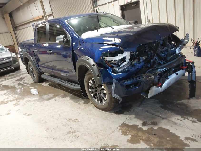 2020 NISSAN TITAN PRO-4X 4X4