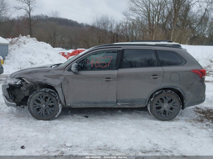 2018 Mitsubishi Outlander 2.4 Le brown Lot 111044304857 Vin JA4AD3A36JZ028010