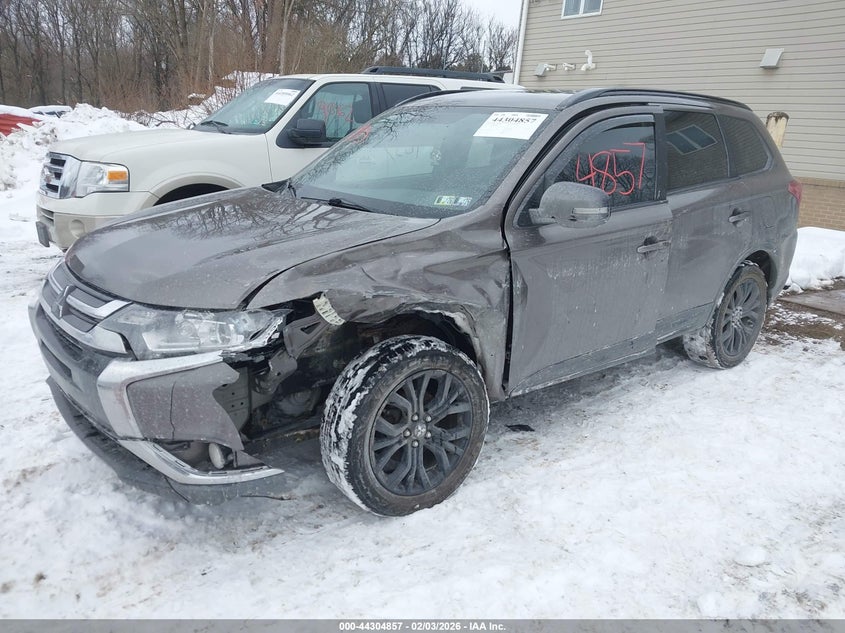 2018 Mitsubishi Outlander 2.4 Le brown Lot 111044304857 Vin JA4AD3A36JZ028010