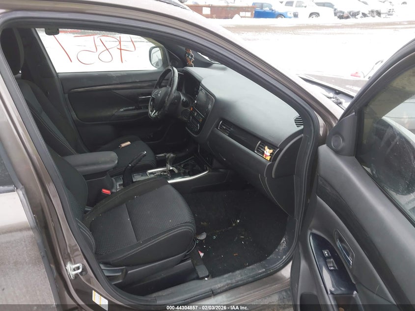 2018 Mitsubishi Outlander 2.4 Le brown Lot 111044304857 Vin JA4AD3A36JZ028010