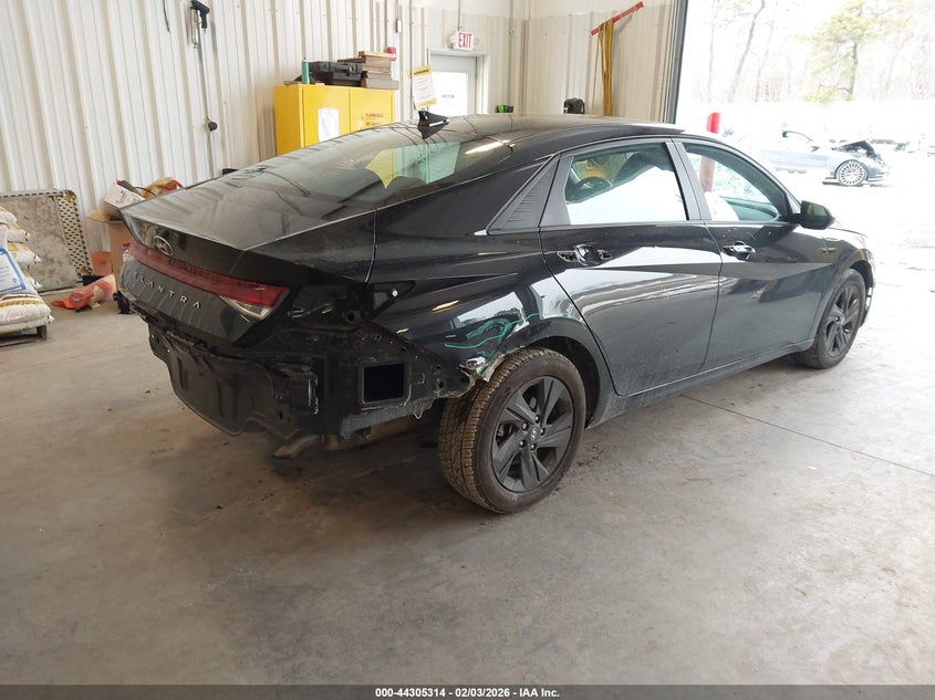 2022 Hyundai Elantra Sel