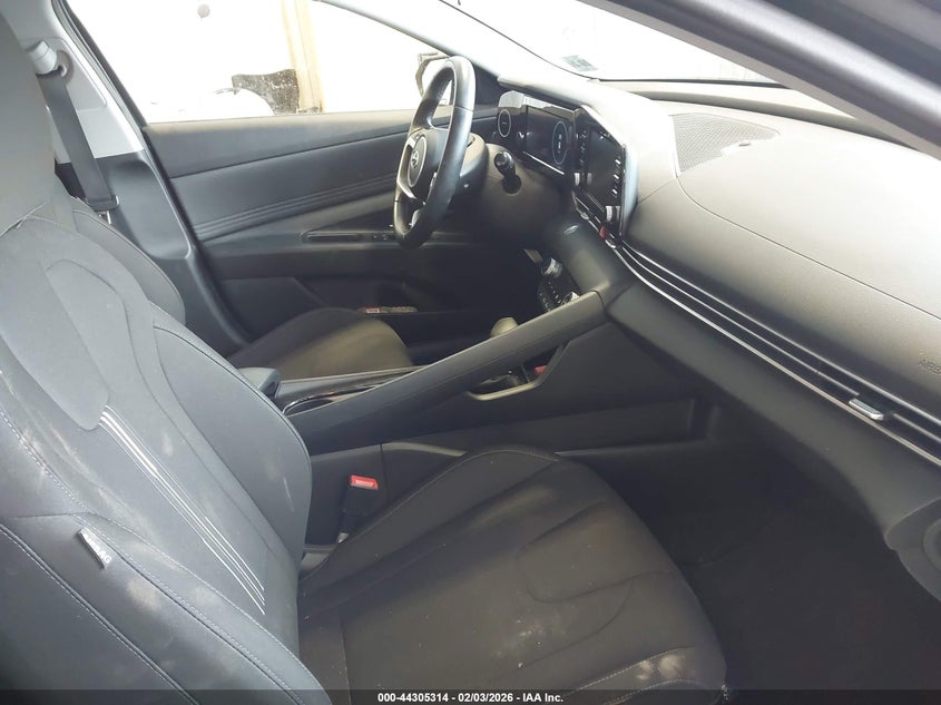 2022 Hyundai Elantra Sel