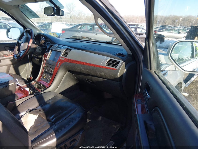 2011 Cadillac Escalade Luxury